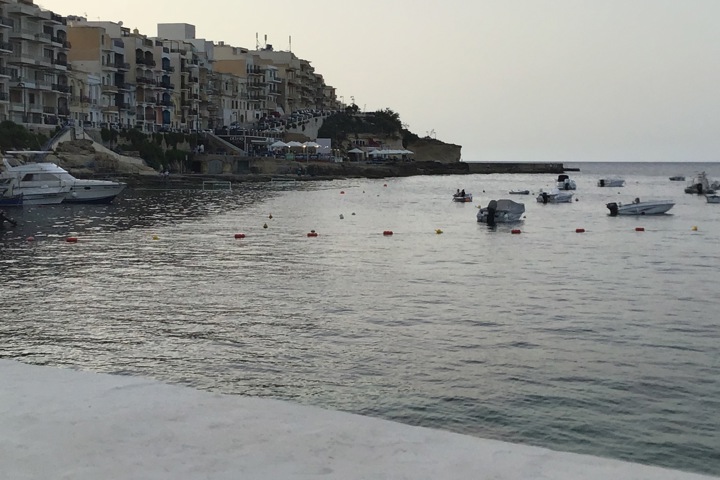 Seafront Groundfloor 2-bedroom Apartment - 15