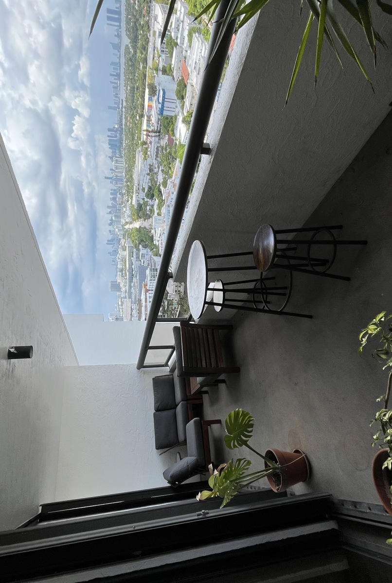 Prime Miami Beach Location w/ Direct Beach Access