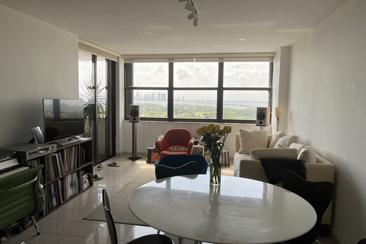 Prime Miami Beach Location w/ Direct Beach Access - 1