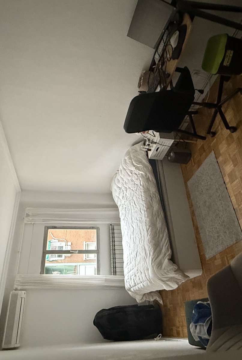 Double bed room with great amenities close to cent