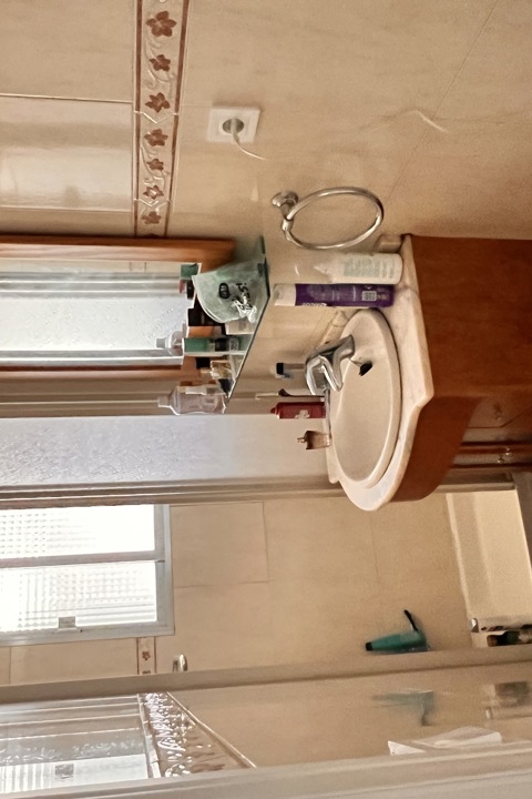 Double bed room with great amenities close to cent - 3