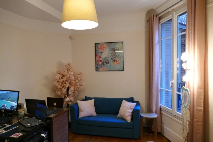 Charming Parisian Apartment: Bright and Cozy - 3