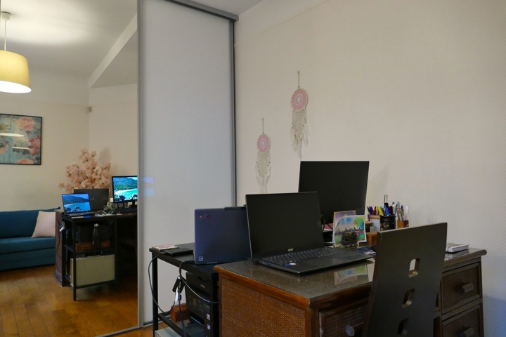 Charming Parisian Apartment: Bright and Cozy - 11