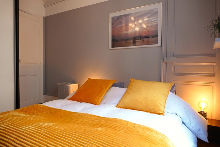 Charming Parisian Apartment: Bright and Cozy - 2