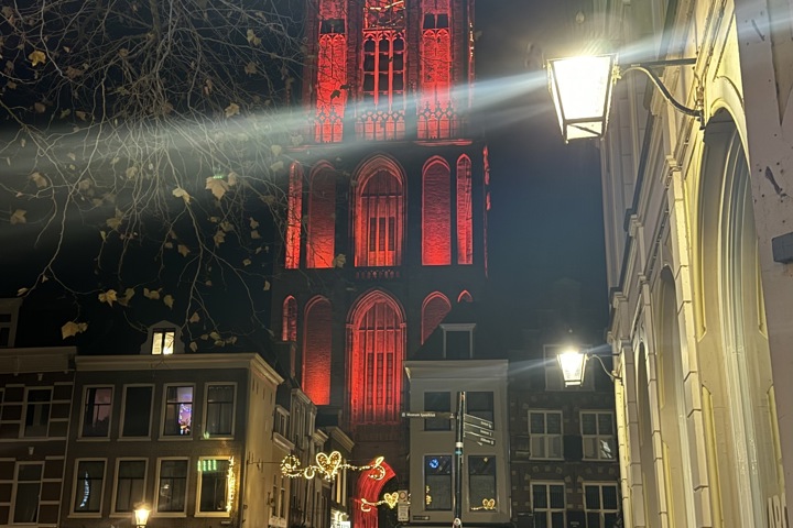 Little Utrecht Canal- palace - 9