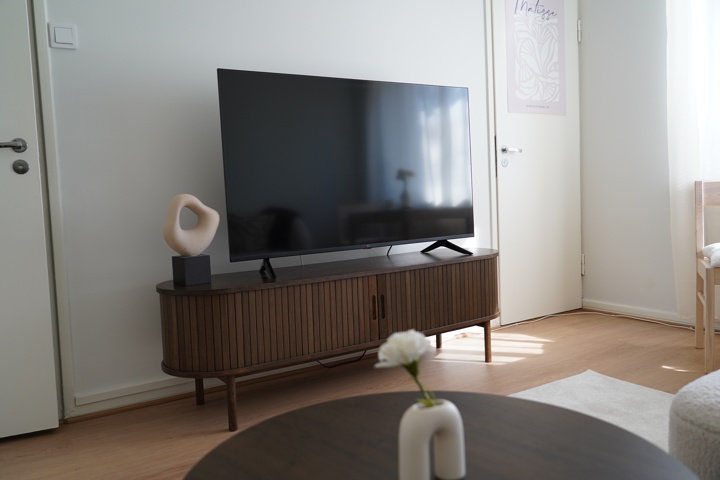 Minimalist White Haven for Peaceful Living - 2