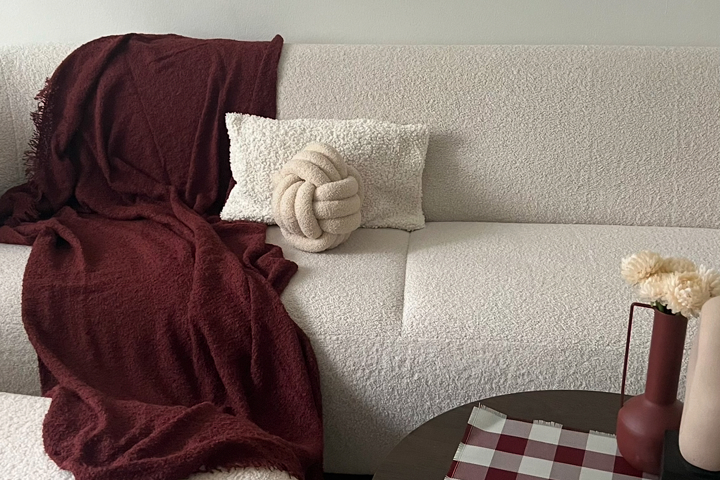 Minimalist White Haven for Peaceful Living - 1