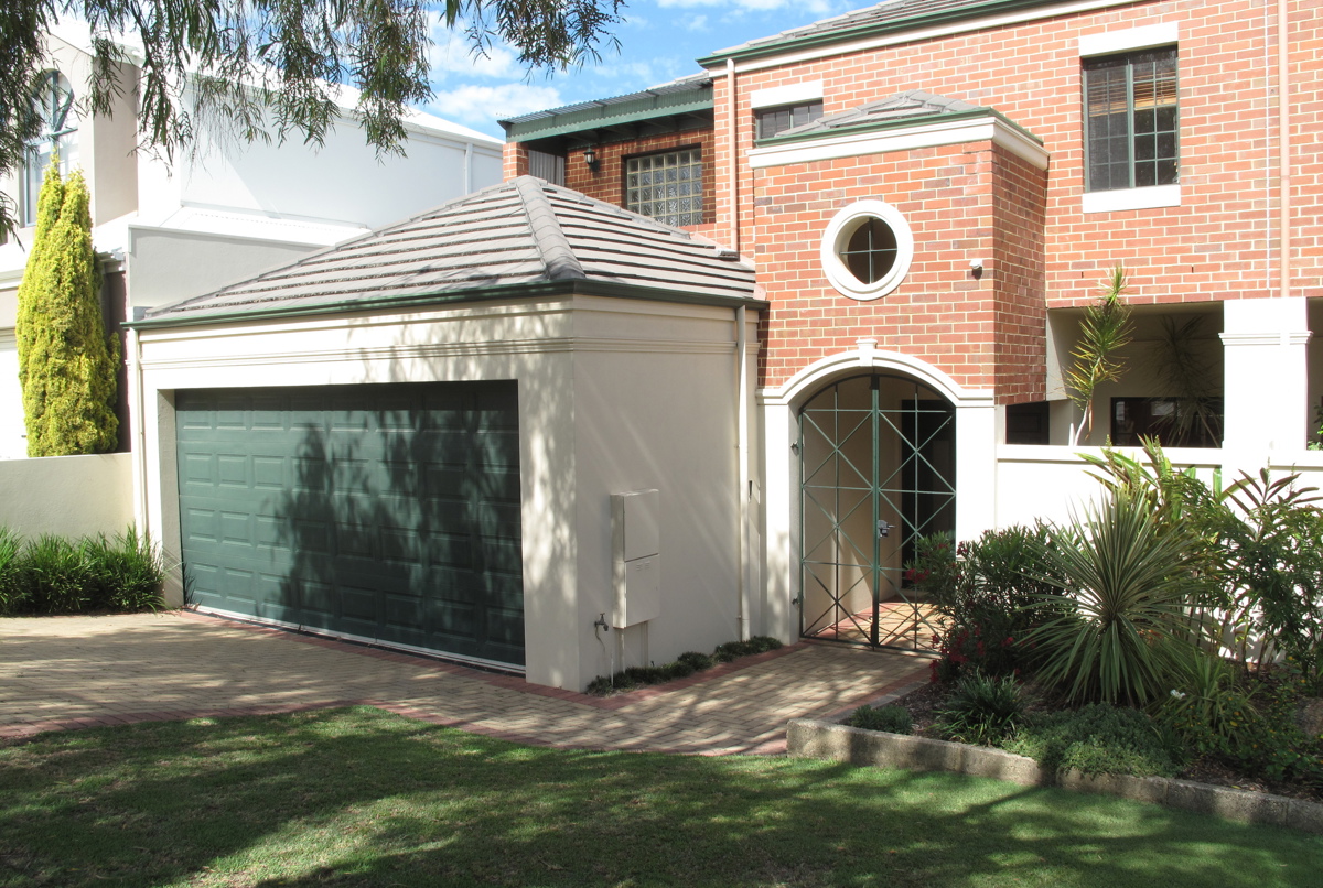Smart 2 storey home in trendy city edge location