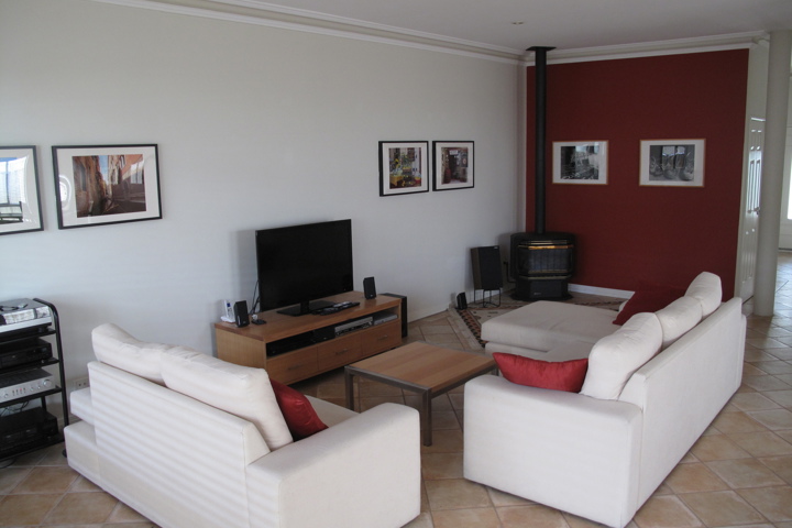 Smart 2 storey home in trendy city edge location - 5