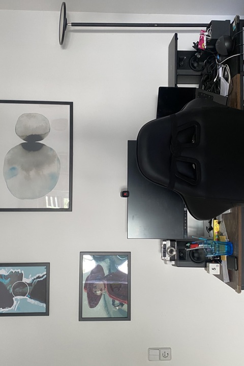 Bright & Cozy Living Space - 5