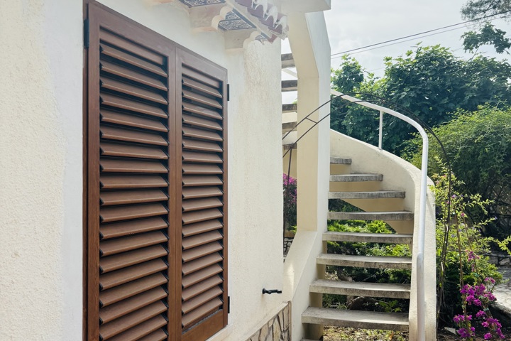 Unique house with botanical garden, pool and views - 9