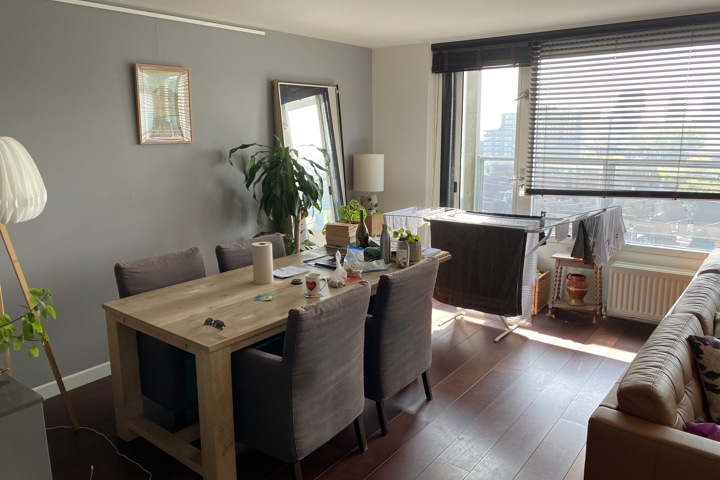 Beautiful Top Floor in Creative District - 1