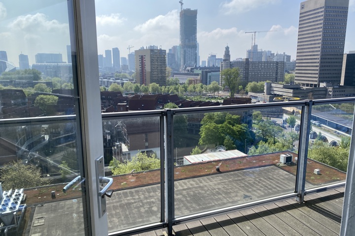Beautiful Top Floor in Creative District - 4