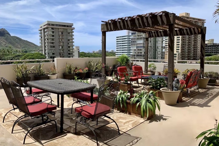 Huge Lanai, view of Diamond Head - 2 bedroom - 6