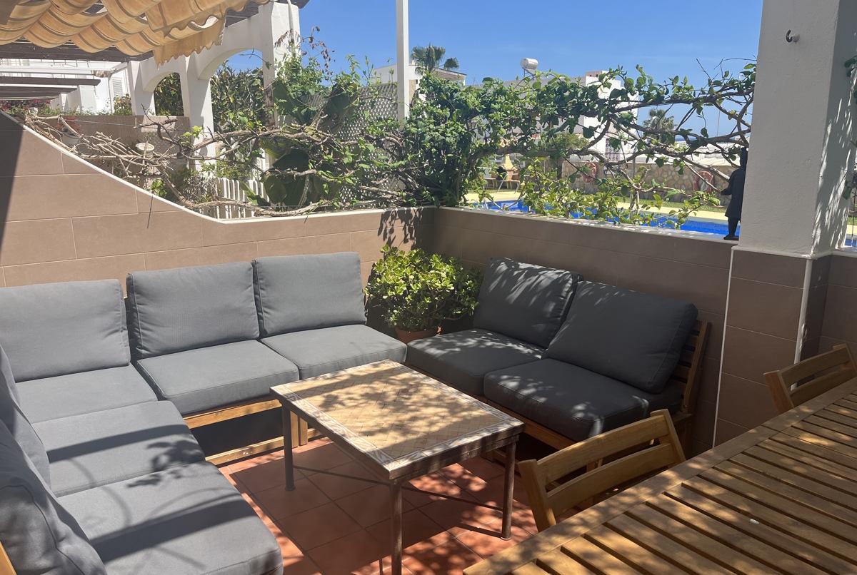 3 Bed duplex 200m from the beach