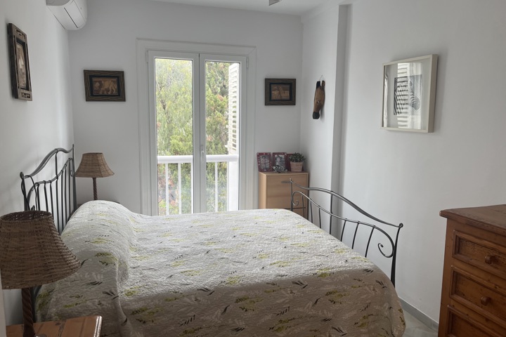 3 Bed duplex 200m from the beach - 7