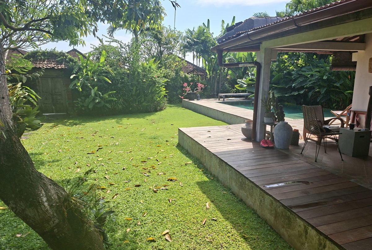 Typical Balinese villa with garden & swimming pool