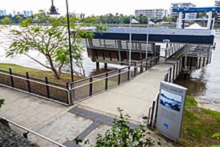 Courtyard 2BR Apartment - 15