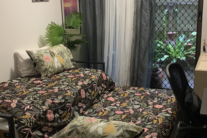 Courtyard 2BR Apartment - 4