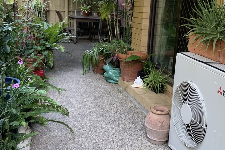 Courtyard 2BR Apartment - 13