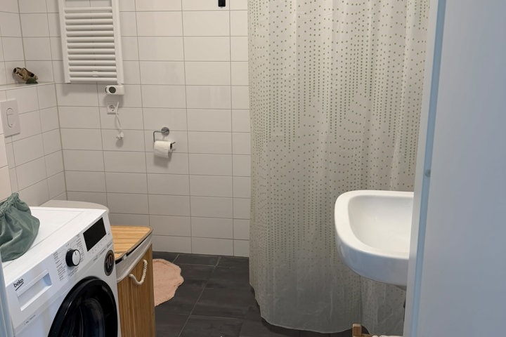 Cozy 1-bedroom in Amsterdam, near metro & tram - 2