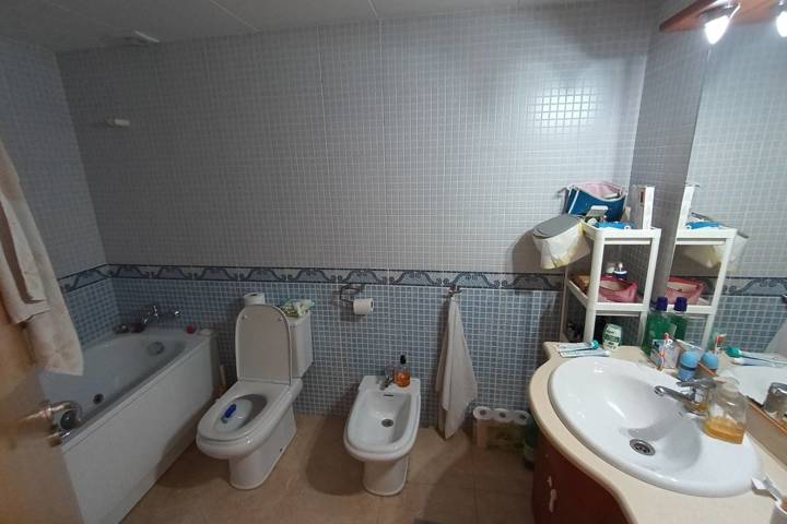 3BR flat with 2 Workspaces and FastWiFi near beach - 6