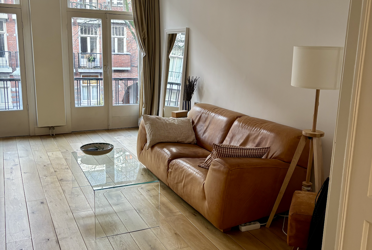Bright and calm Amsterdam apartment