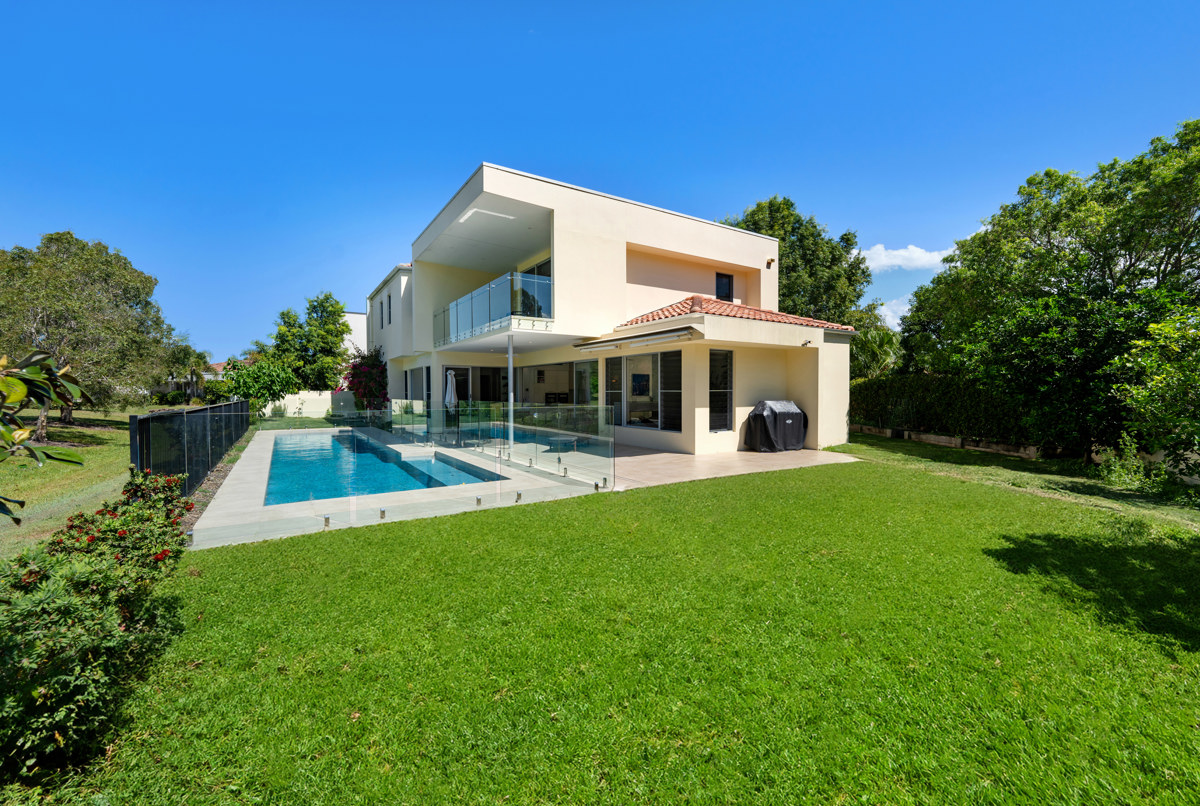 Noosa Golf Course Residence with 15m lap pool