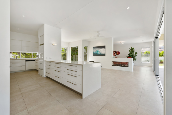 Noosa Golf Course Residence with 15m lap pool - 6