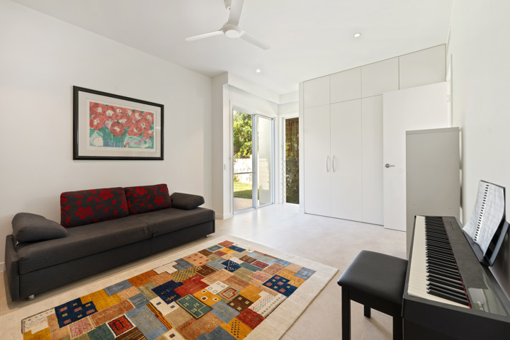 Noosa Golf Course Residence with 15m lap pool - 8