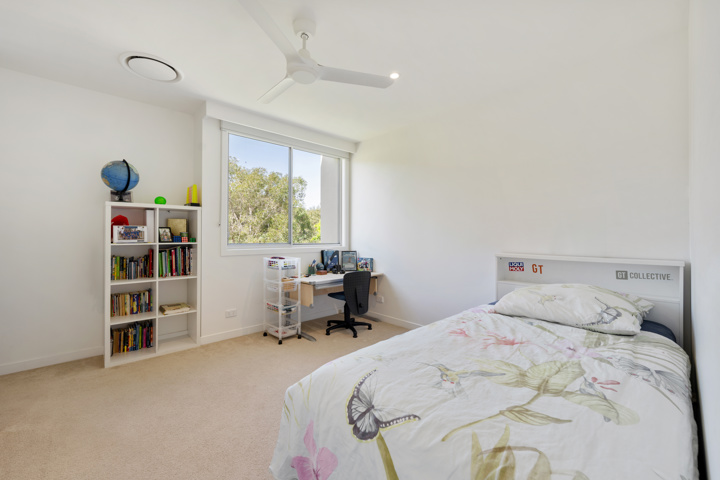 Noosa Golf Course Residence with 15m lap pool - 11