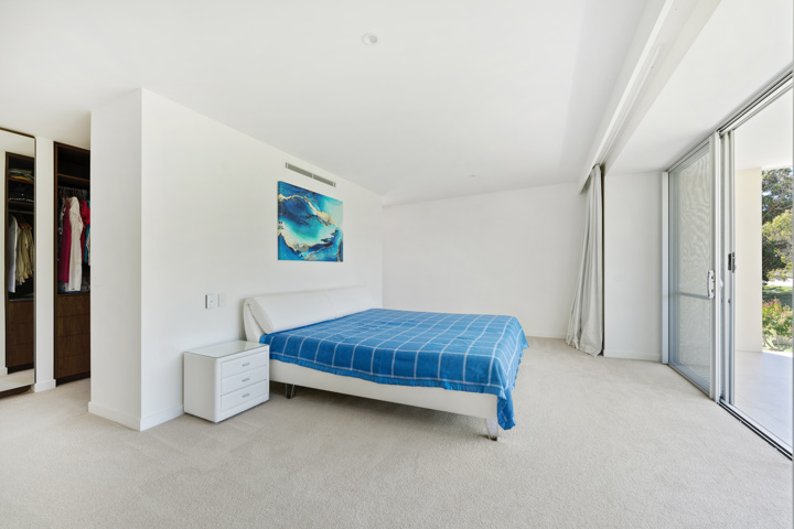 Noosa Golf Course Residence with 15m lap pool - 14