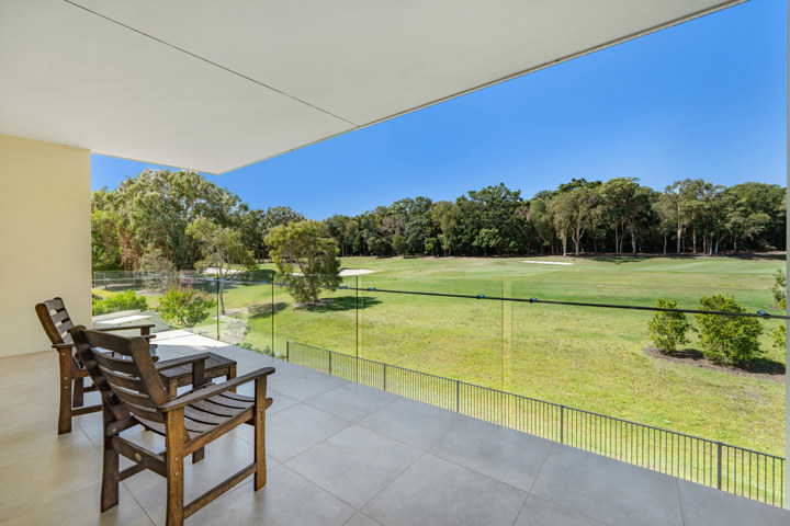 Noosa Golf Course Residence with 15m lap pool - 16