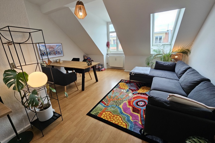 Bright top floor maisonette with light all day! - 7