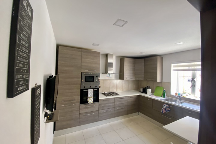 Bright flat in the central, calm heart of Malta - 9