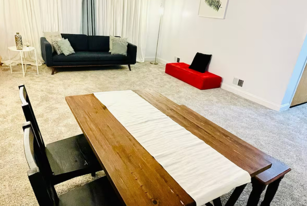 Soothing Apartment Near Chicago