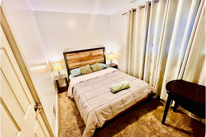 Soothing Apartment Near Chicago - 8