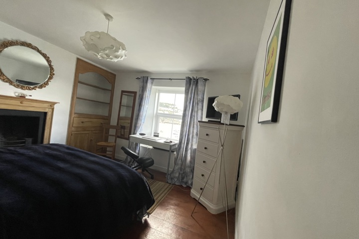 On the Cornish coast path with an awesome view. - 3