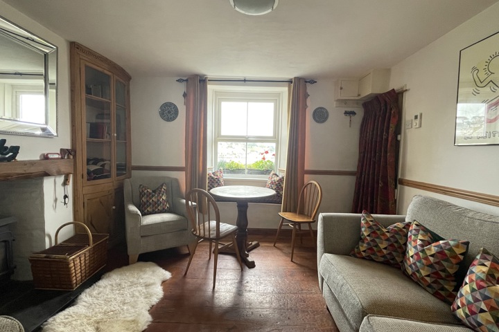 On the Cornish coast path with an awesome view. - 8