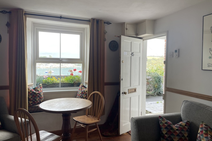 On the Cornish coast path with an awesome view. - 11