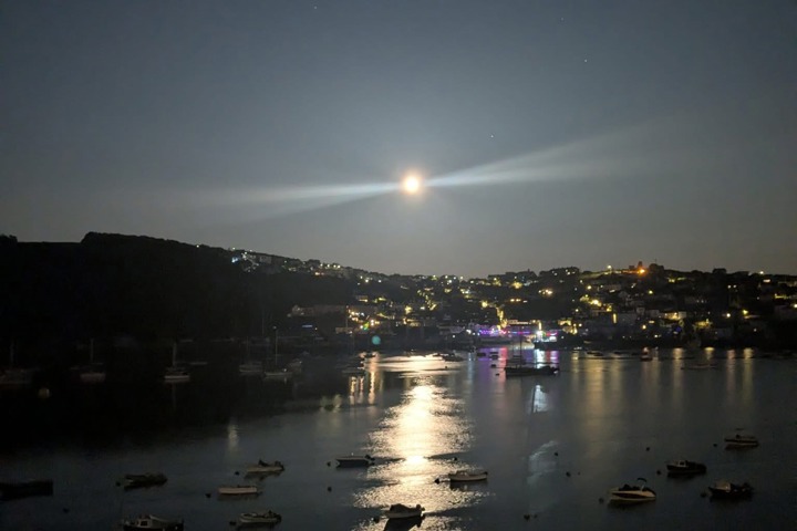 On the Cornish coast path with an awesome view. - 20