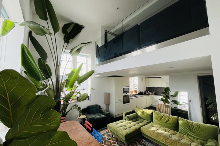 Sunny tranquil London penthouse - 3