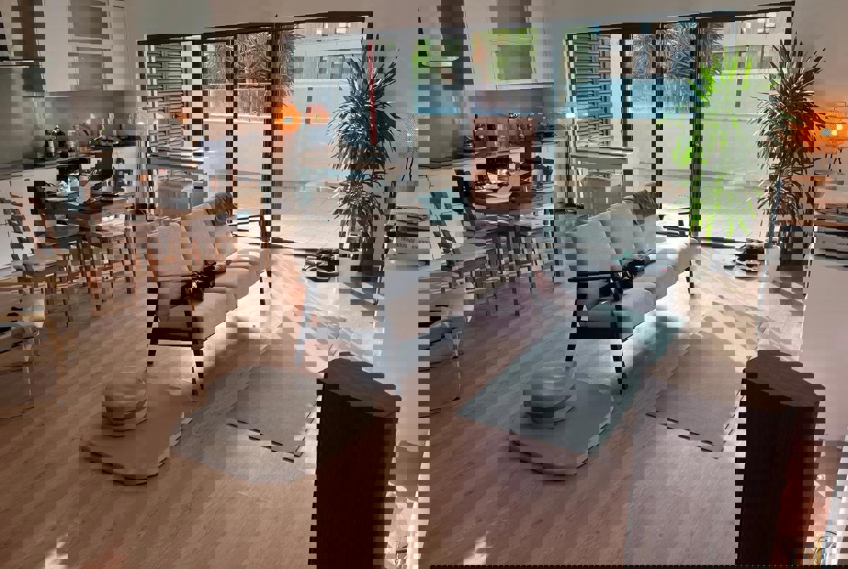 Bright Ericeira apartment – walk to beach & cafés