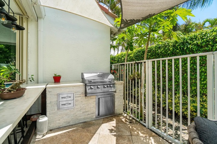 Beautiful 3 Bedroom pool Home - 7