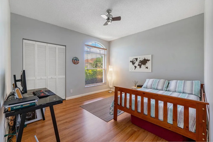 Beautiful 3 Bedroom pool Home - 4