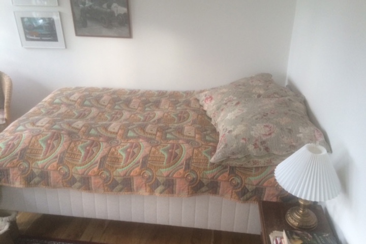 The little red house - 8