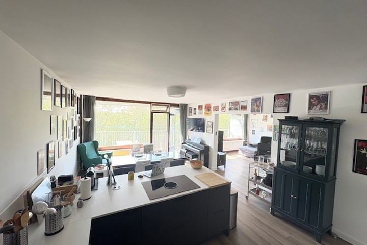 Music & Movie House!! - 2