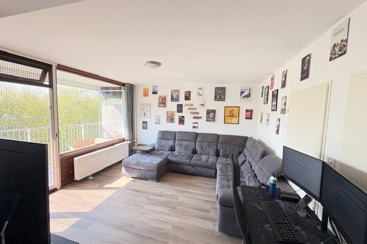 Music & Movie House!! - 8