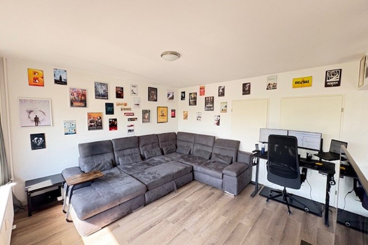 Music & Movie House!! - 9