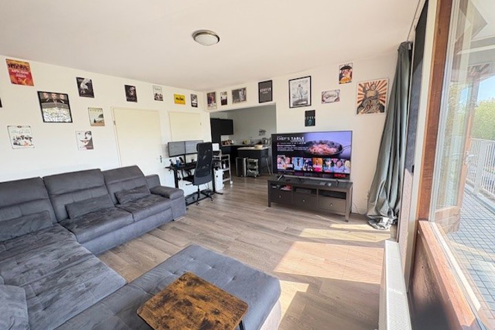 Music & Movie House!! - 10